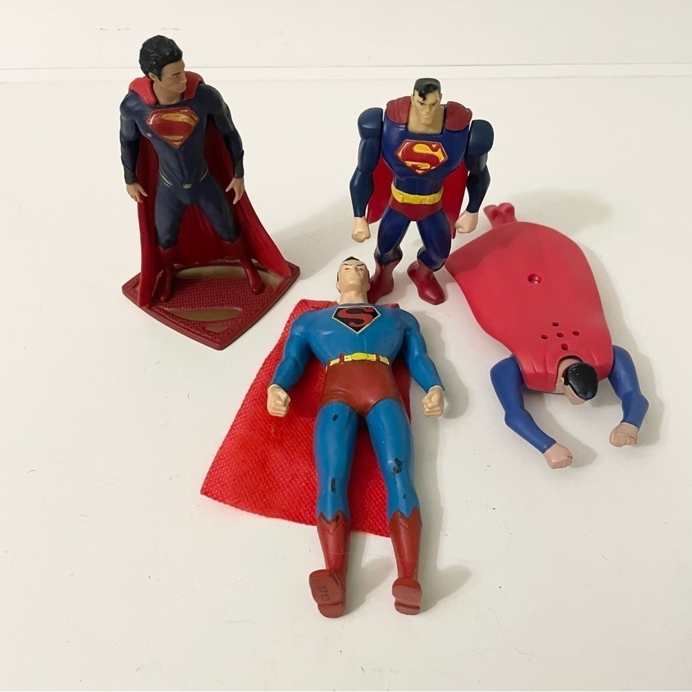 Lot of 4 Superman Action Figures Toys